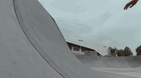 Beni 4K camera robot perspective GIF showing filming angles and auto-follow tracking