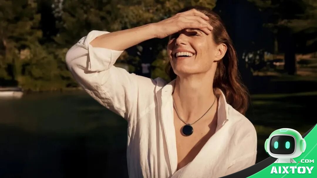 iKairos worn as a pendant outdoors