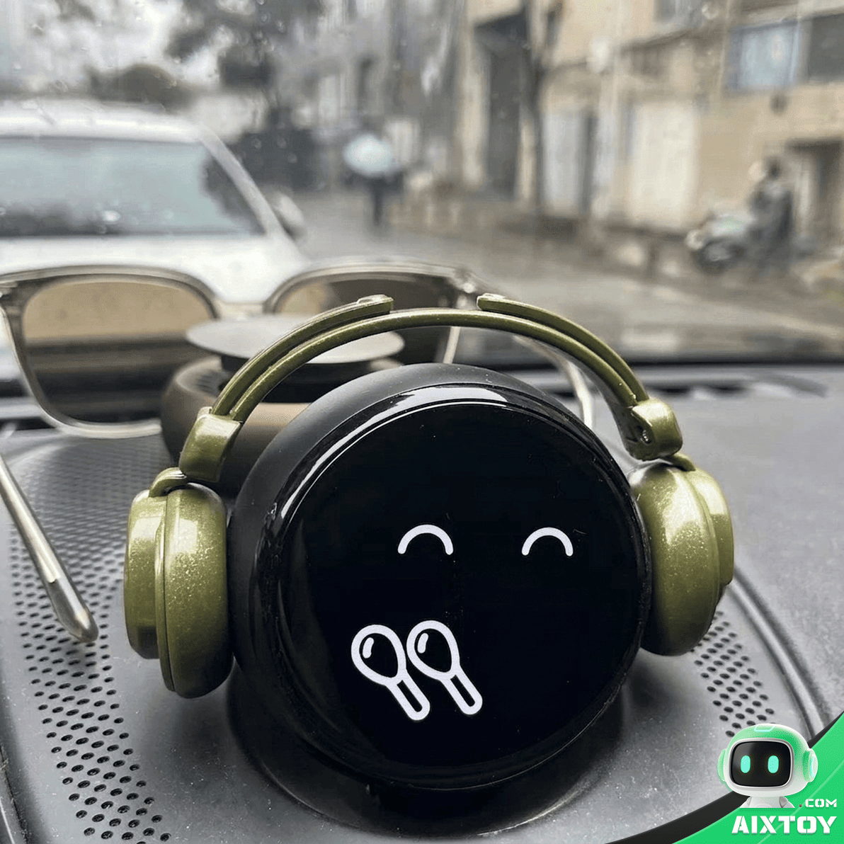 Lumi Robot Headphone Accessory - Smart Wearable Audio Companion detail