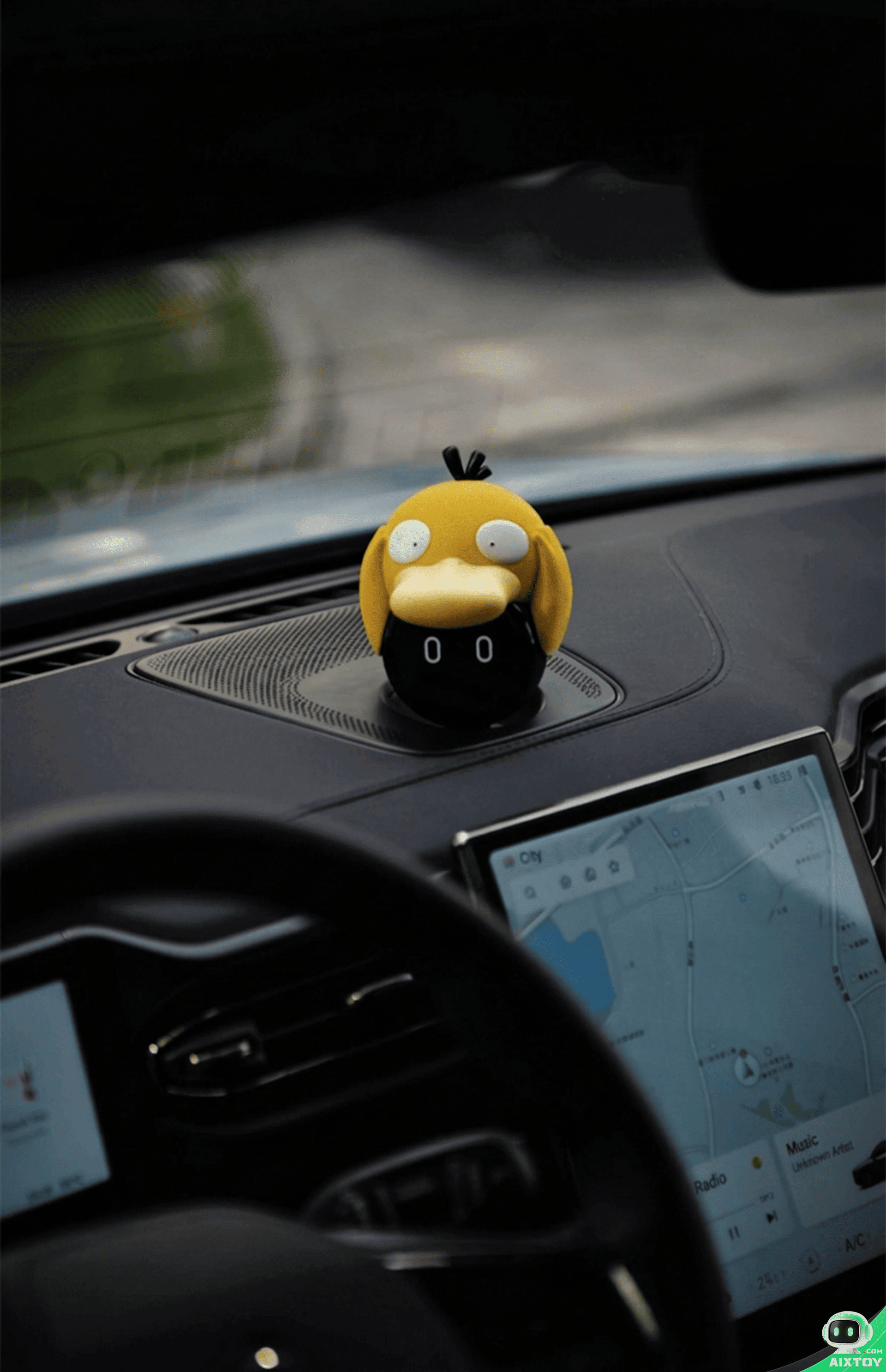 NOMI Psyduck Robot Helmet Decoration Detail 7 NOMI Psyduck Robot Helmet Decoration Detail 7